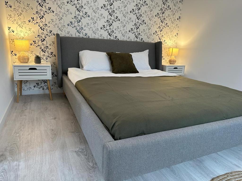 City Center Accommodation 111 Resita Buitenkant foto