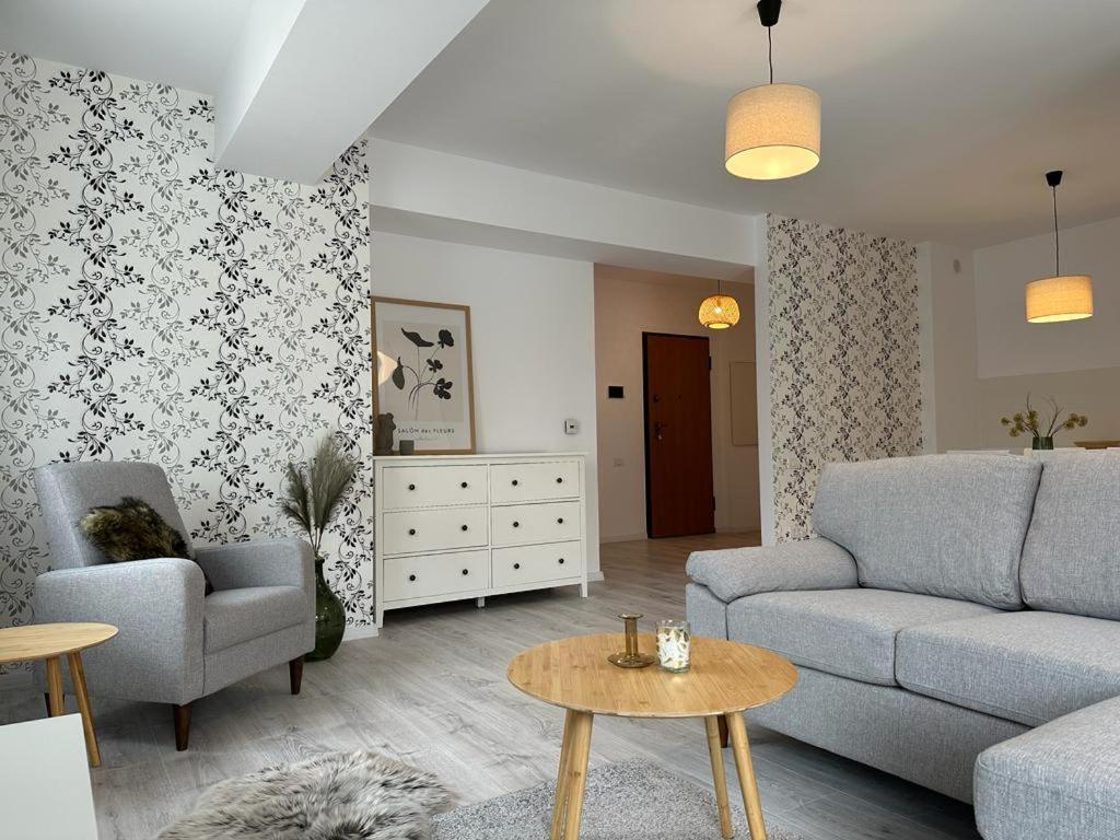 City Center Accommodation 111 Resita Buitenkant foto
